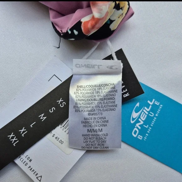 O'NEILL ROSSETA SURFSIDE REVO BIKINI TOP COLOR BLK. SIZE MEDIUM. - Picture 5 of 6